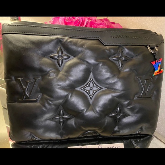 Louis Vuitton Handbags - Rare Louis Vuitton Virgil Abloh Quilted Lambskin Puffer A4 Pouch
